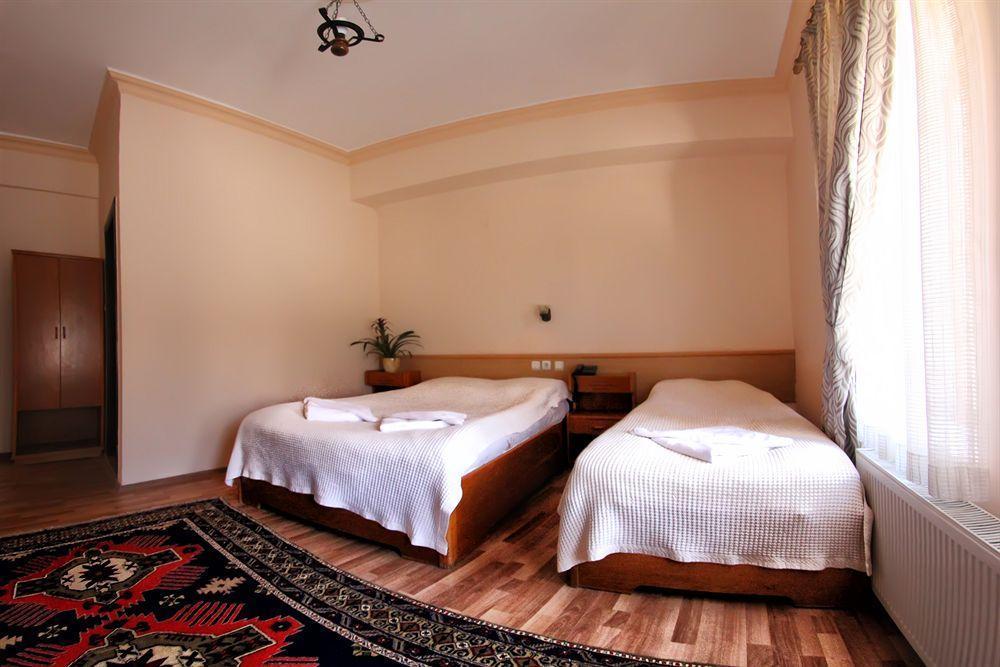 Akuzun Stone Hotel Ürgüp Exterior photo